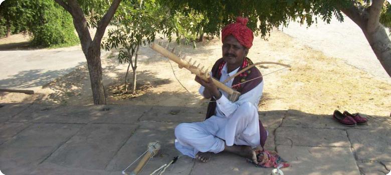 Roadside folk singer, Rajasthan