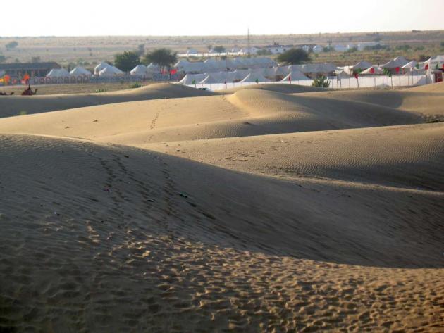 Tents at Sam dunes